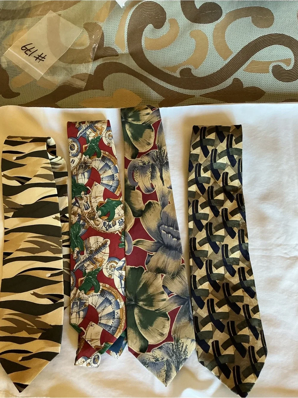 4 Mens Vintage Patterned Necktie Set - Tan w/ 2 Tie Clips